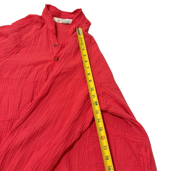 Free People We the Free Oversized Distressed Pink Rose Button Down Shirt Size XS - Picture 8 of 11